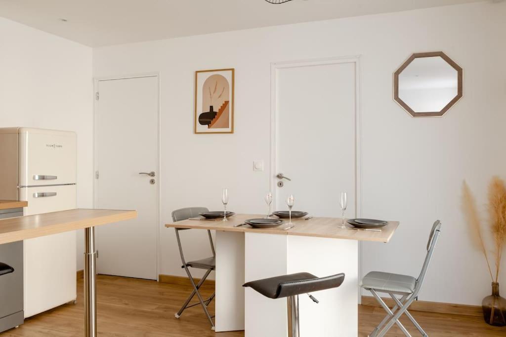 Maison Tourangelle Chic & Cosy Avec Cour Тур Екстериор снимка