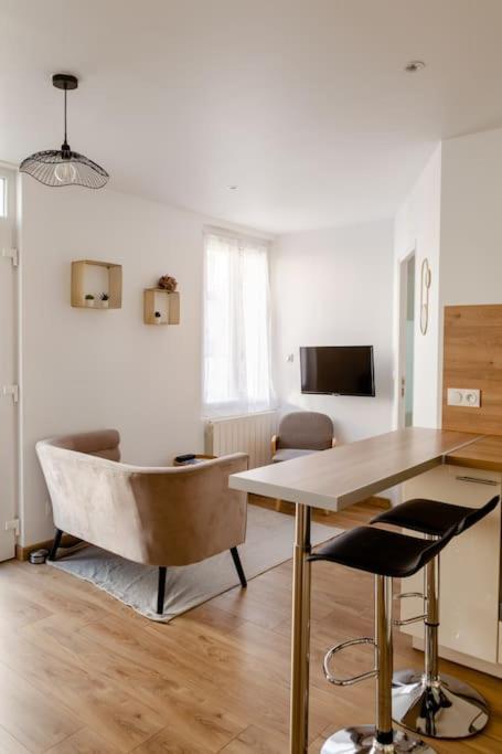 Maison Tourangelle Chic & Cosy Avec Cour Тур Екстериор снимка
